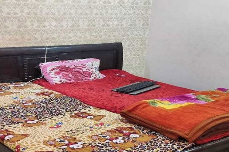 Bedroom, sector 62 1 Bedroom 755 Sq.Ft. Builder Floor In Sector 62 Noida 9851145