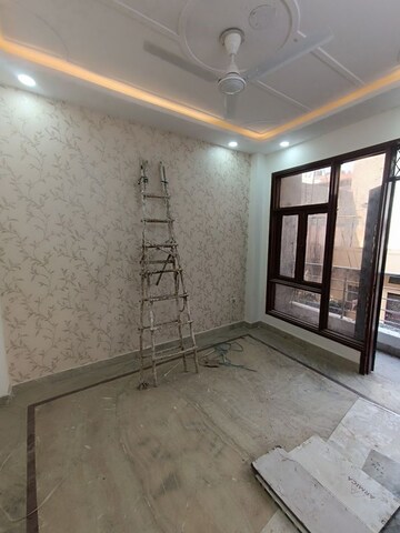 Room in 3 BHK Builder Floor at Govindpuri – for Sale