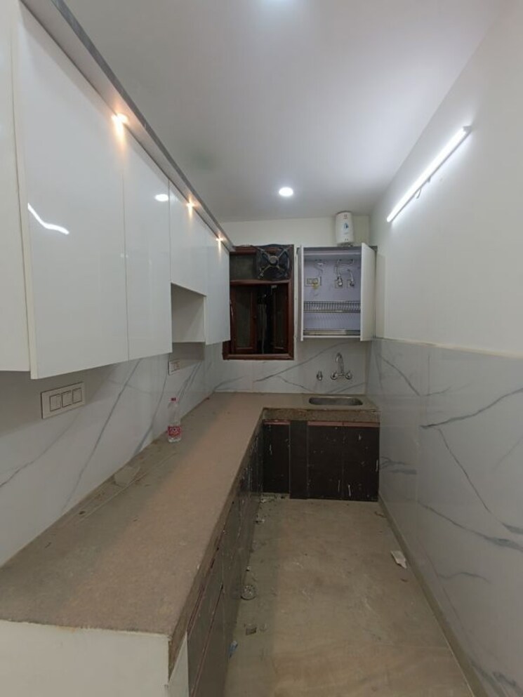 Kitchen, govindpuri 3 Bedroom 900 Sq.Ft. Builder Floor In Govindpuri Delhi 9851182