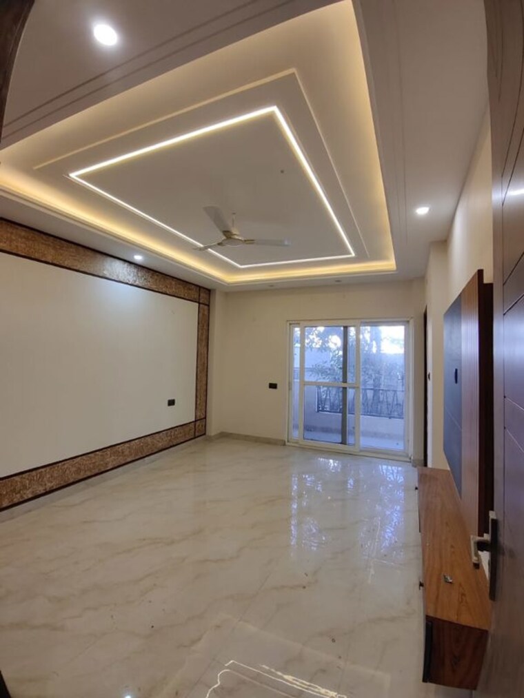 Room, gms road 4 Bedroom 3400 Sq.Ft. Independent House In Gms Road Dehradun 9851349