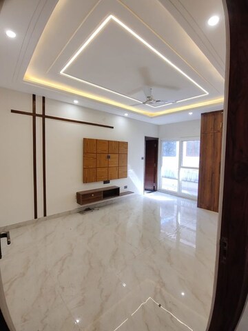 Room in 4 BHK Independent House at Gms Road – for Sale