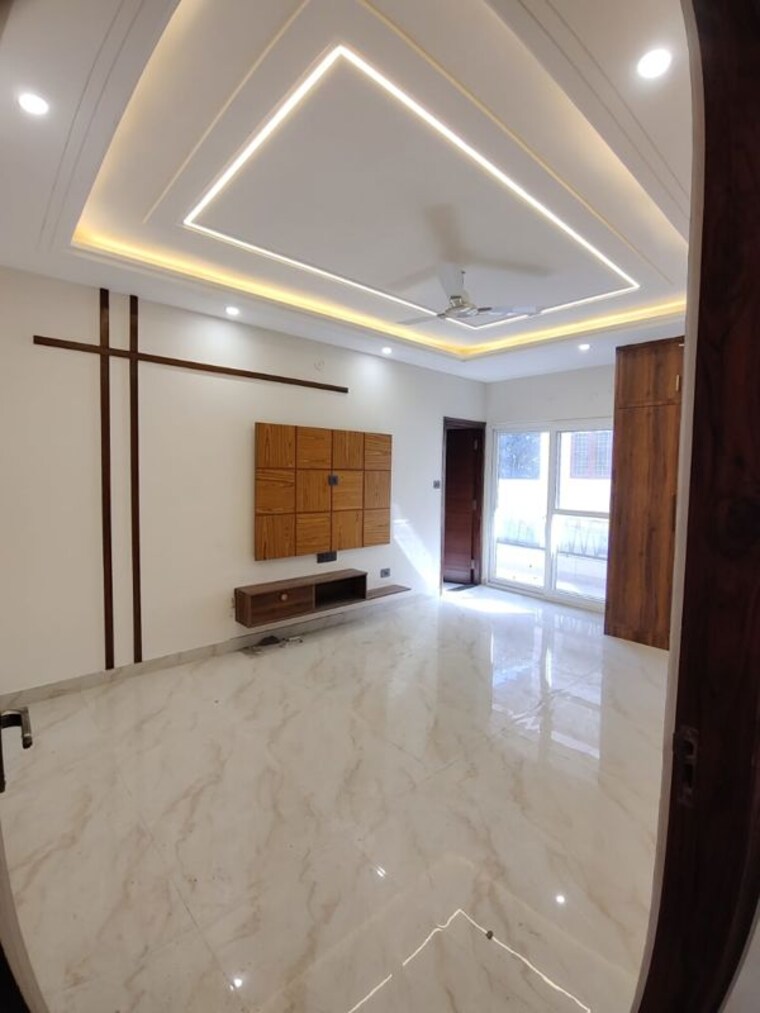Room, gms road 4 Bedroom 3400 Sq.Ft. Independent House In Gms Road Dehradun 9851349