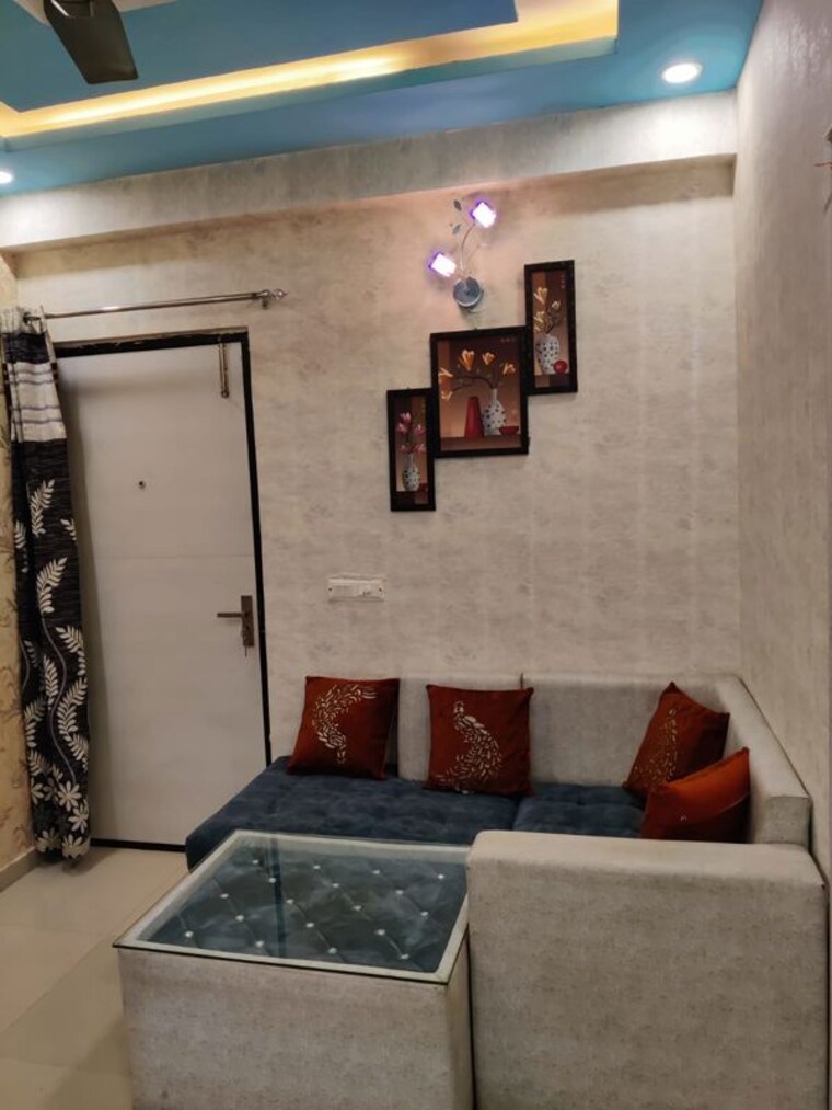 Living Room, vip road 1.5 Bedroom 398 Sq.Ft. Apartment In Vip Road Zirakpur 9851345