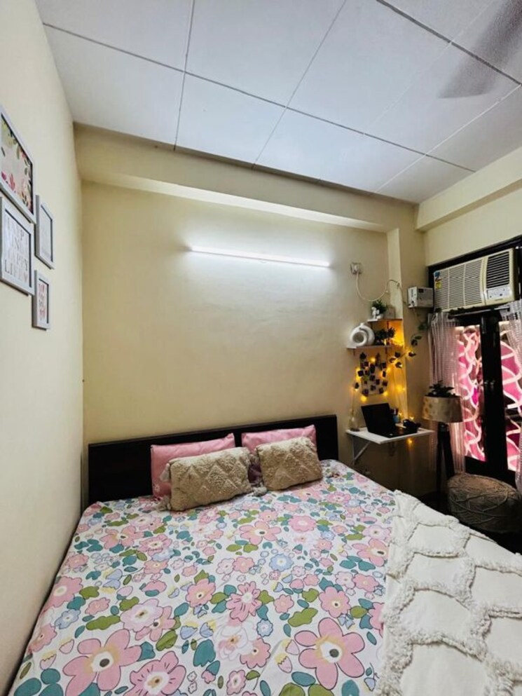 Bedroom, dlf-city-phase-iii 1 RK 430 Sq.Ft. Builder Floor In Sector 24 Gurgaon 9851362