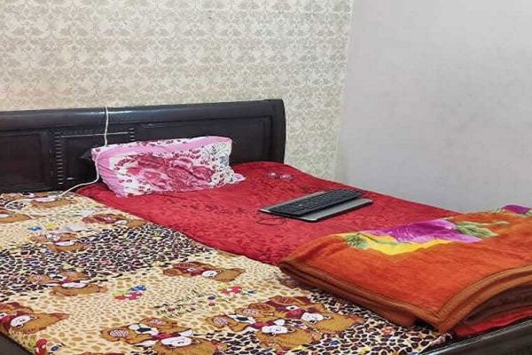 Bedroom, sector 62 1 Bedroom 505 Sq.Ft. Builder Floor In Sector 62 Noida 9851378