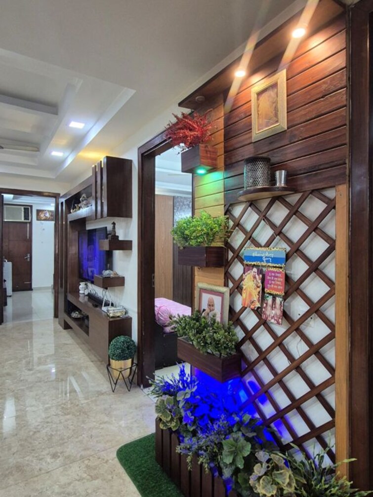  Parking, vasundhara sector 10 4 Bedroom 2000 Sq.Ft. Builder Floor In Vasundhara Sector 10 Ghaziabad 9851341