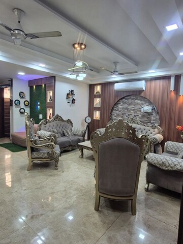 Living Room in 4 BHK Builder Floor at Vasundhara Sector 10 – for Sale