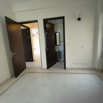 Room in  Apartment at Prestige Silver Oak Apartment, Whitefield – for Rent