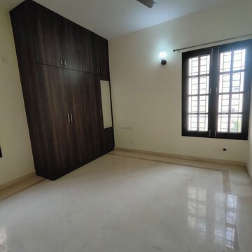 Room in  Apartment at Prestige Silver Oak Apartment, Whitefield – for Rent