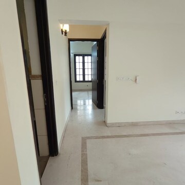 Room in  Apartment at Prestige Silver Oak Apartment, Whitefield – for Rent