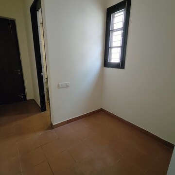 Room in  Apartment at Prestige Silver Oak Apartment, Whitefield – for Rent