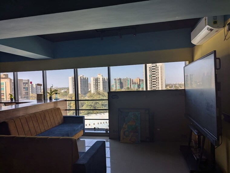 Team Area, shilp-one Commercial Office Space 1635 Sq.Ft. In Shilaj Ahmedabad 9851384