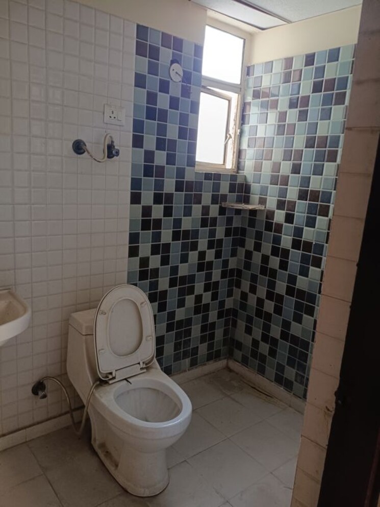 Bathroom, divyansh-flora 2 Bedroom 1155 Sq.Ft. Apartment In Sector 16c Greater Noida Greater Noida 9851448