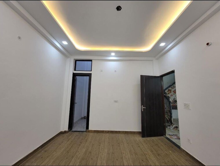 Bedroom, sector 16b greater noida 3.5 Bedroom 100 Sq.Yd. Villa In Sector 16b Greater Noida Greater Noida 9851381