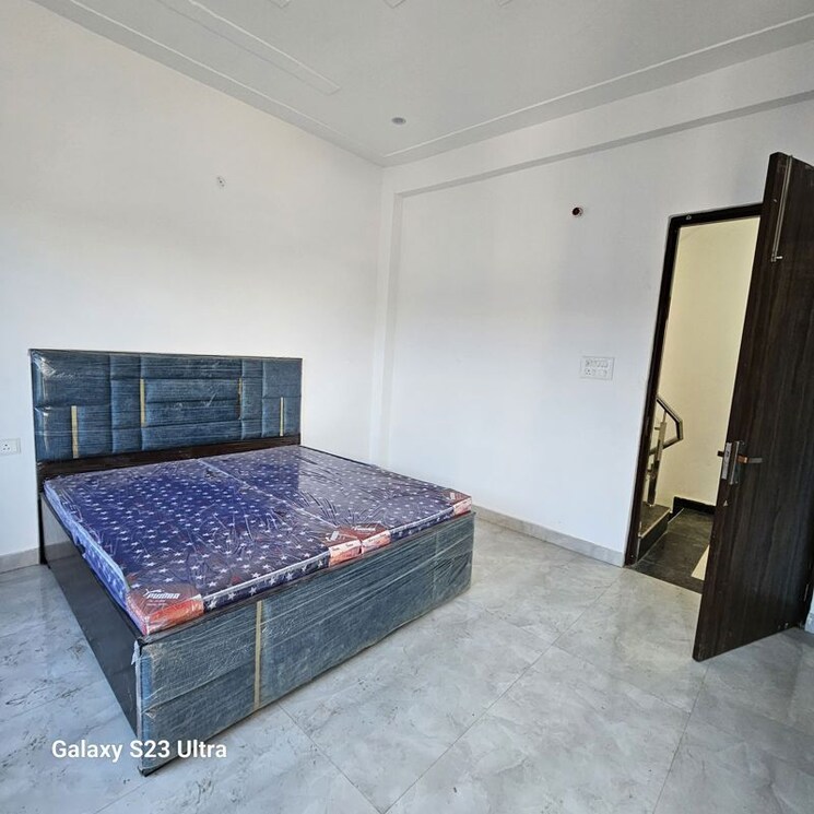 Bedroom, sector 16b greater noida 3.5 Bedroom 100 Sq.Yd. Villa In Sector 16b Greater Noida Greater Noida 9851381