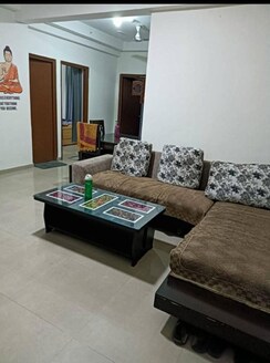 2 BHK Apartment For Rent in Gaur City 2 - 14th Avenue