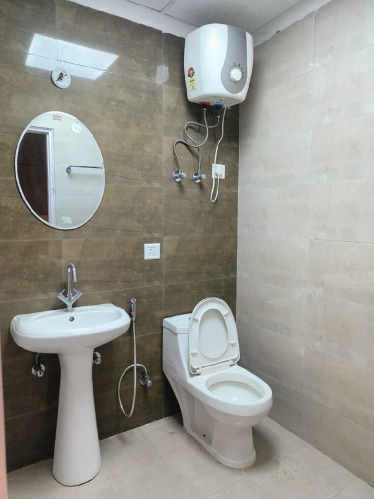Bathroom, gaur-city-2-14th-avenue 2 Bedroom 1040 Sq.Ft. Apartment In Sector 16c Greater Noida Greater Noida 9851498