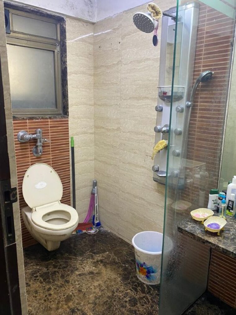 Bathroom, bandra west 2 Bedroom 700 Sq.Ft. Apartment In Bandra West Mumbai 9851481