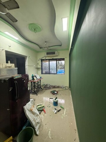 Master Bedroom in 1 RK Apartment at Kabra Maheshwari Nagar Apartments, Andheri East – for Rent