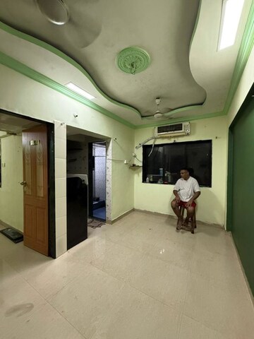 Parking in 1 RK Apartment at Kabra Maheshwari Nagar Apartments, Andheri East – for Rent