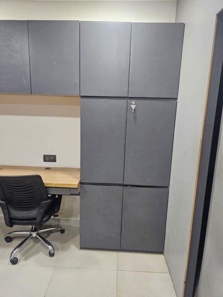 undefined, krish-one-world-capital Commercial Office Space 1540 Sq.Ft. In Bodakdev Ahmedabad 9851658