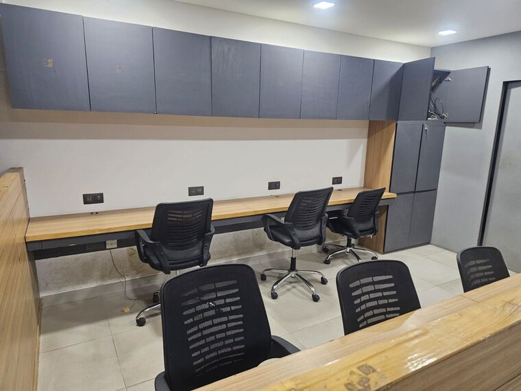 Team Area, krish-one-world-capital Commercial Office Space 1540 Sq.Ft. In Bodakdev Ahmedabad 9851658