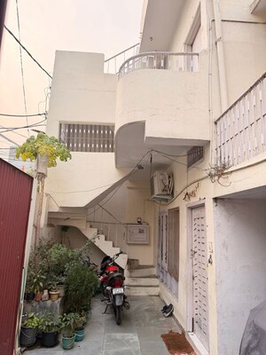 5 BHK Independent House For Sale in Chowk