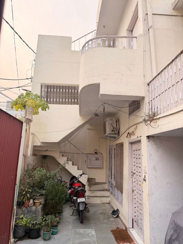 5 BHK Independent House For Sale in Chowk