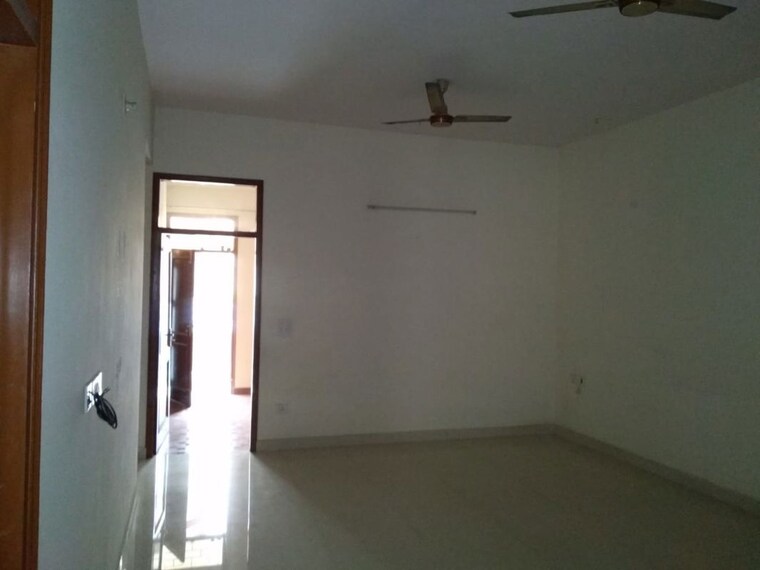 Room, rwa-apartments-sector-47 2 Bedroom 112 Sq.Mt. Builder Floor In Sector 47 Noida 9851790