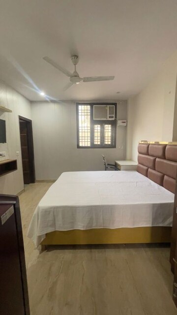 1 RK Builder Floor For Rent in Sector 44