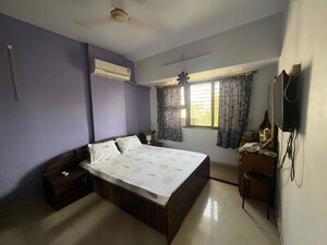 Bedroom in 2 BHK Apartment at Dosti Blossom, Wadala East – for Sale