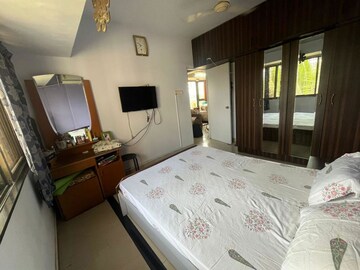 Bedroom in 2 BHK Apartment at Dosti Blossom, Wadala East – for Sale