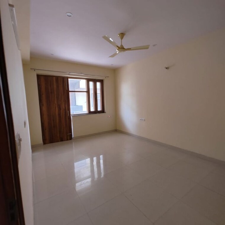 Room, sector 9 1 Bedroom 490 Sq.Ft. Builder Floor In Sector 9 Gurgaon 9851935