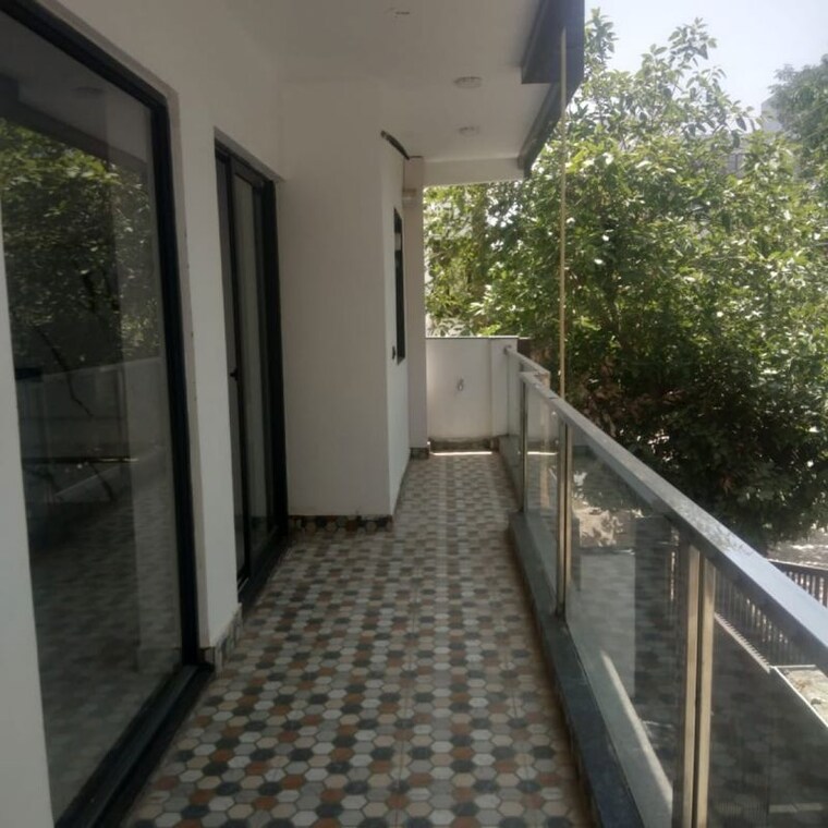 Balcony, sector 9 1 Bedroom 490 Sq.Ft. Builder Floor In Sector 9 Gurgaon 9851935