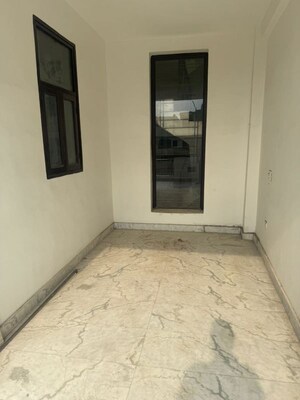 1 BHK Builder Floor For Rent in Sector 9