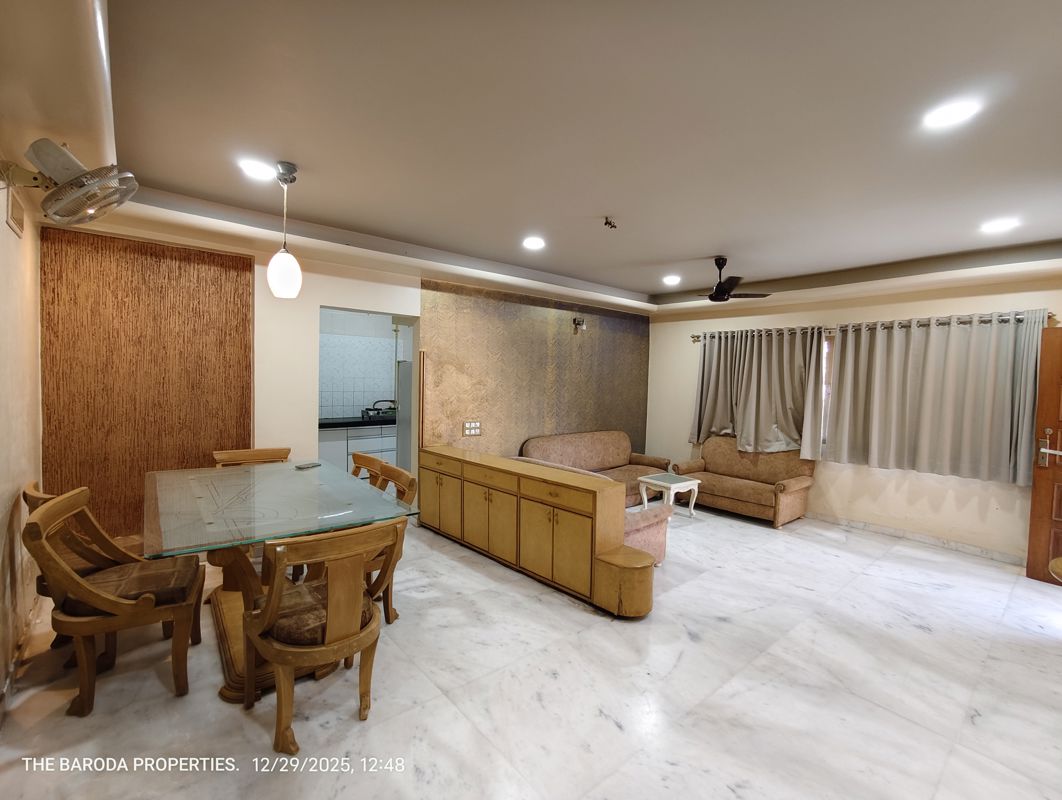 2.5 BHK + Extra Room Apartment For Sale in Akota