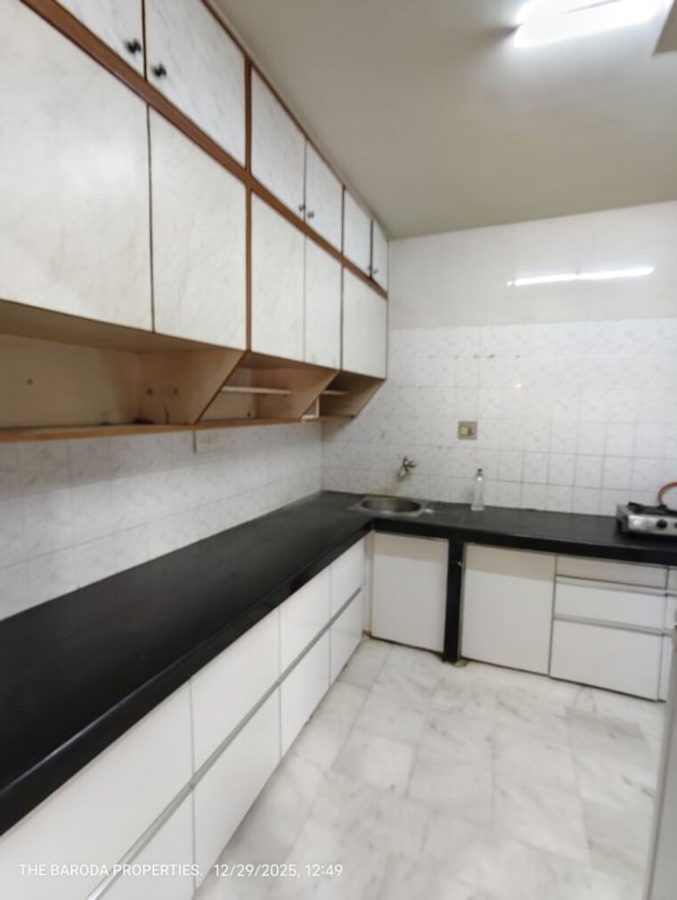 Kitchen, akota 2.5 Bedroom 1505 Sq.Ft. Apartment In Akota Vadodara 9852012