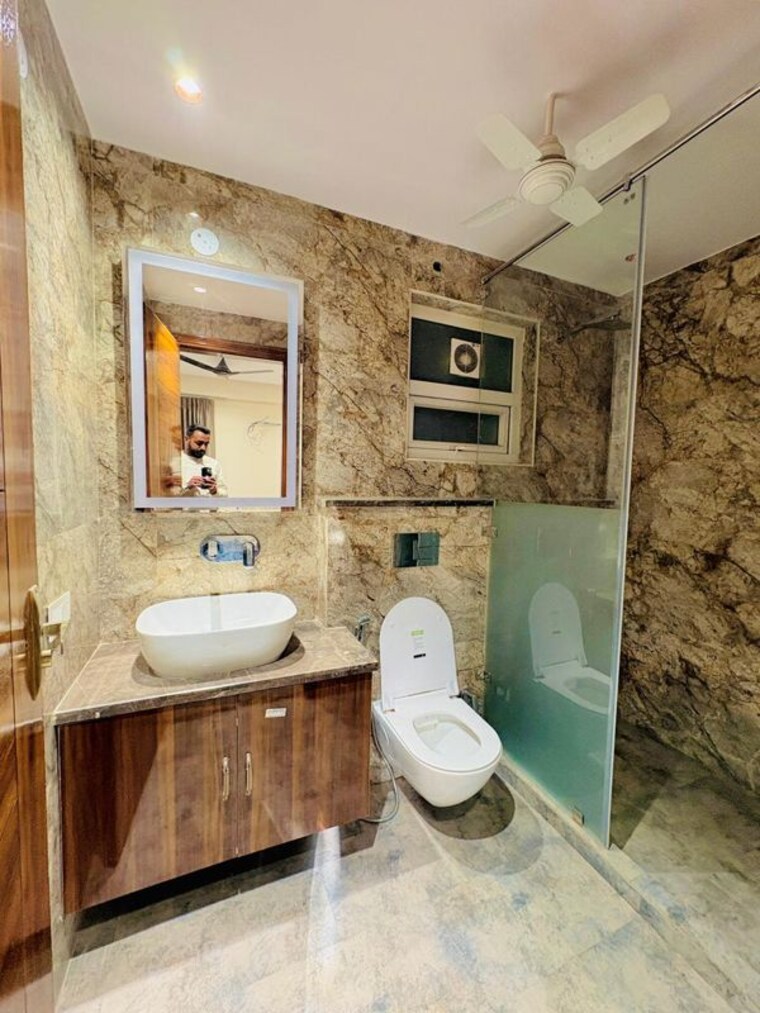 Bathroom, sector 23 5 Bedroom 3500 Sq.Ft. Builder Floor In Sector 23 Gurgaon 9852021