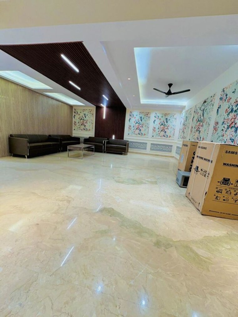  Parking, sector 23 5 Bedroom 3500 Sq.Ft. Builder Floor In Sector 23 Gurgaon 9852021