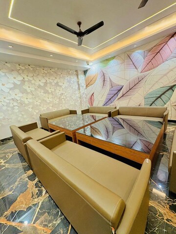 Master Bedroom in 5 BHK Builder Floor at Sector 23 – for Rent