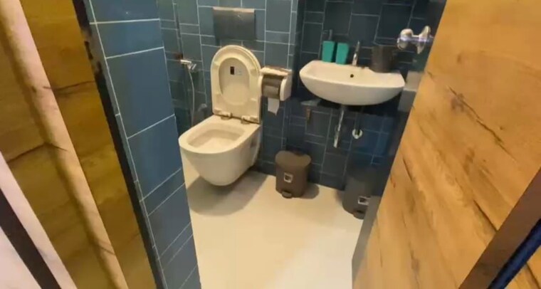 Attached Bathroom, raymond-ten-x-era 2 Bedroom 675 Sq.Ft. Apartment In Pokhran Road No One Thane 9852139