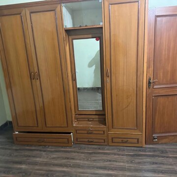 Room in 5 BHK Independent House at Sai Kunj New Palam  vihar, Sector 110a – for Sale