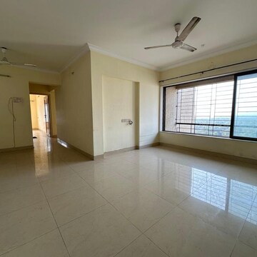 Room in 3 BHK Apartment at Renaisance Towers, Lokhandwala Complex – for Rent