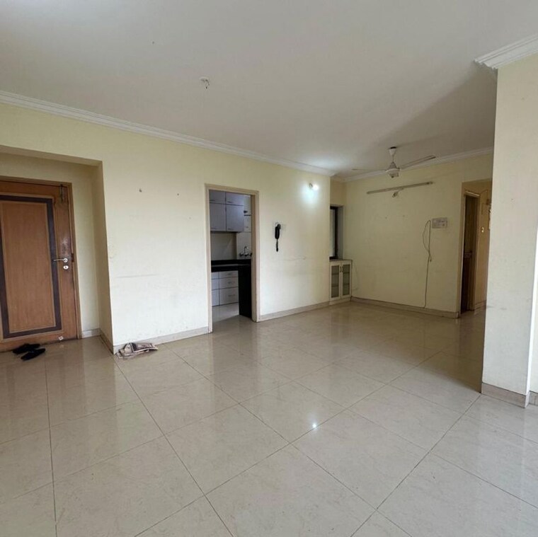 Room, renaisance-towers 3 Bedroom 1300 Sq.Ft. Apartment In Lokhandwala Complex Mumbai 9852172