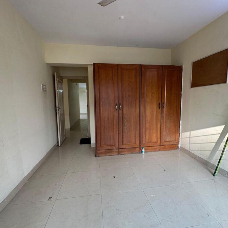 Room, renaisance-towers 3 Bedroom 1300 Sq.Ft. Apartment In Lokhandwala Complex Mumbai 9852172