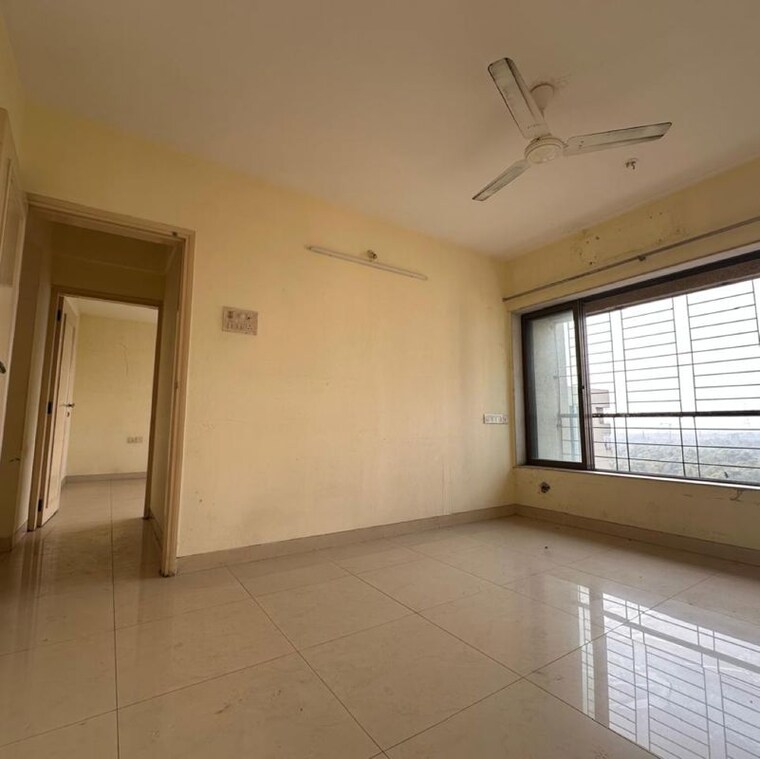 Room, renaisance-towers 3 Bedroom 1300 Sq.Ft. Apartment In Lokhandwala Complex Mumbai 9852172