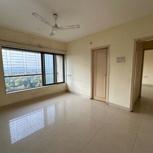 Room in 3 BHK Apartment at Renaisance Towers, Lokhandwala Complex – for Rent