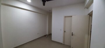Room in 2.5 BHK Apartment at Gaur City 2 - 10th Avenue, Sector 16c Greater Noida – for Sale