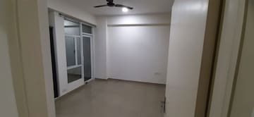 Room in 2.5 BHK Apartment at Gaur City 2 - 10th Avenue, Sector 16c Greater Noida – for Sale