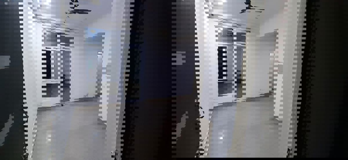 2.5 BHK + Servant Room Apartment For Sale in Gaur City 2 - 10th Avenue